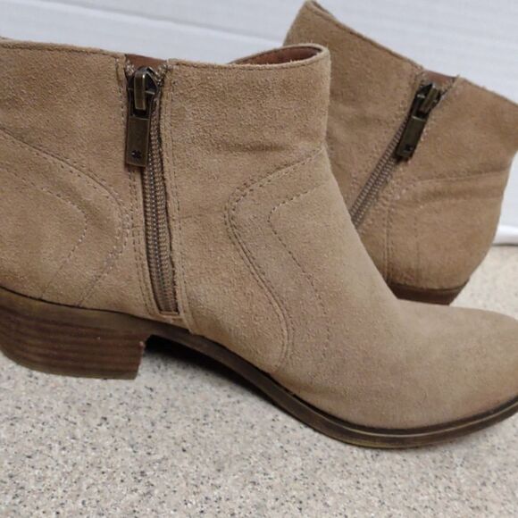 👍 Lucky Suede Booties Size 6.    A2 - Picture 4 of 8